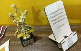 Statuetki z wygranych konkurs&oacute;w tańca