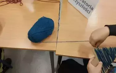 Choinki oplatane wełną z materiał&oacute;w z Laboratori&oacute;w Przyszłości