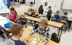 Dzień gier planszowych w 2 klasie