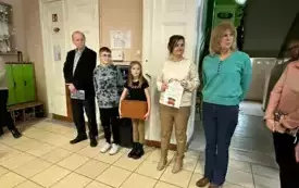 Gratulacje podczas apelu
