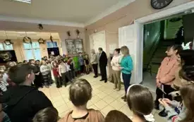 Gratulacje podczas apelu