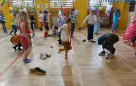 Taniec na gazecie